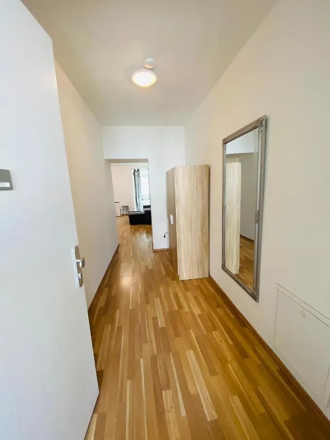 Siebenbrunneng. Nice Vienna Apartment